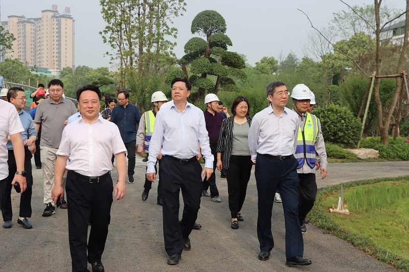 住建部專家組到岳陽污水治理項目調(diào)研海綿城市建設